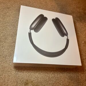 Apple Airpod Max. Brand New Space Grey.. Retail $550+!!